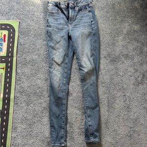 American Eagle super high rise 4L